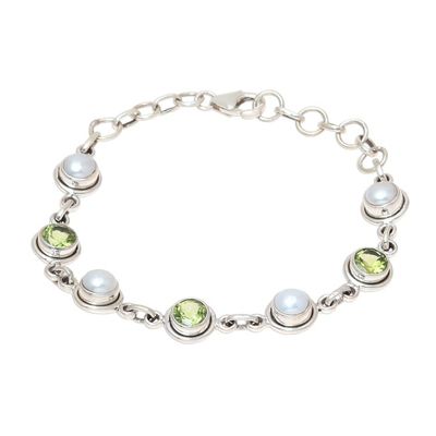 Alternate image for Peridot and Cultured Pearl Link Bracelet from India Elegant Glitter