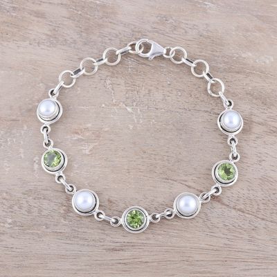 Alternate image for Peridot and Cultured Pearl Link Bracelet from India Elegant Glitter